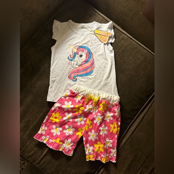5/$25 - Unicorn Girls outfit - NWT - Picture 1 of 5
